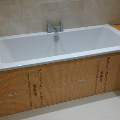 Creme And Marfil Marble Wall 2